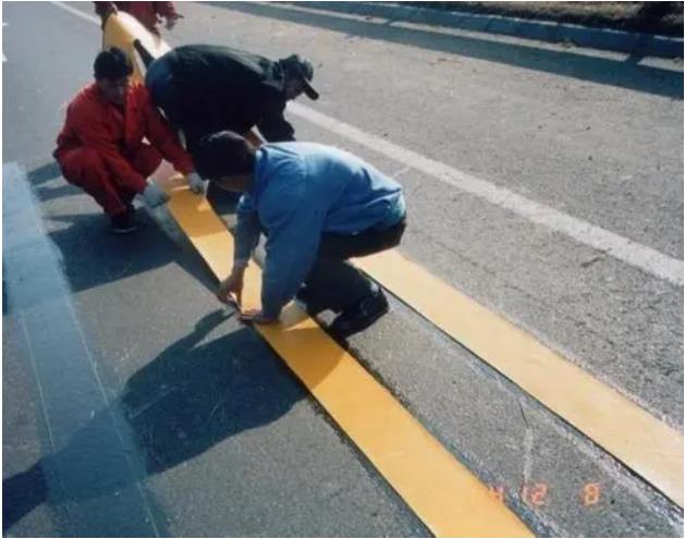 預成型標線帶安裝